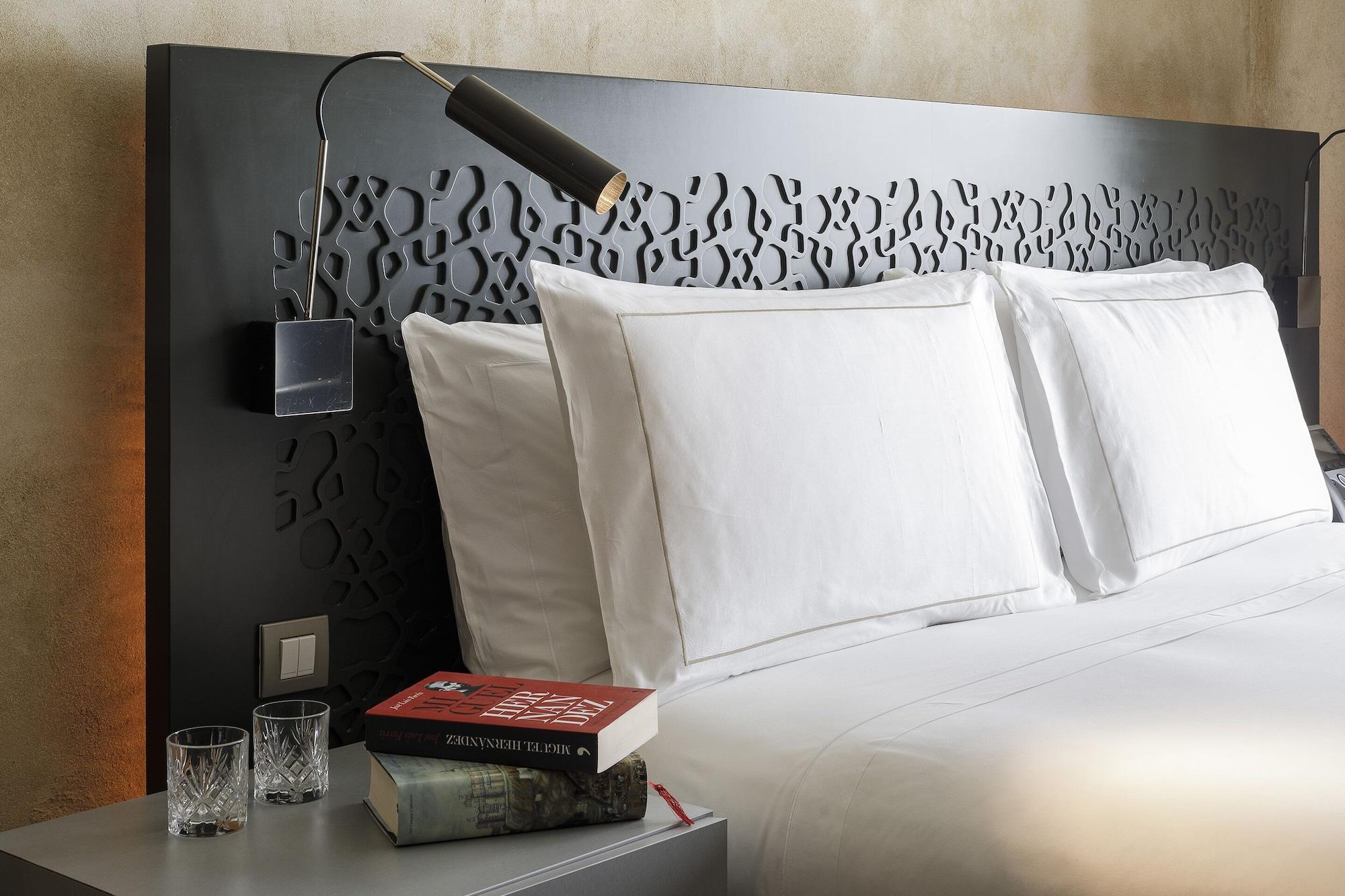 סביליה Eme Catedral Mercer Hotel מראה חיצוני תמונה A room at the hotel