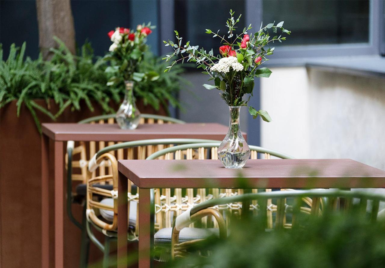 סביליה Eme Catedral Mercer Hotel מראה חיצוני תמונה The courtyard of the hotel